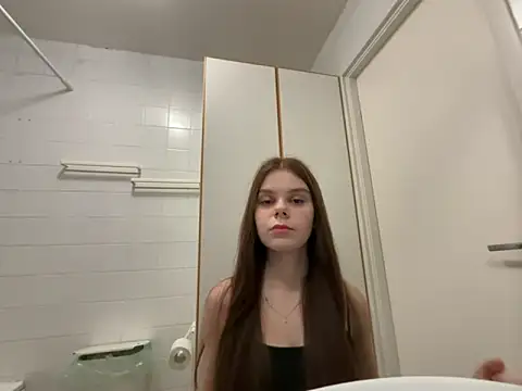 LeyaFlamy online show from 12/14/25, 04:34