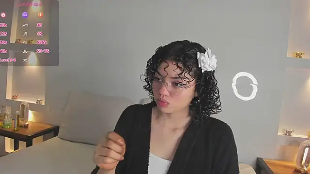 Snapshot of chloe_cortez chatting on 04/18/26, 11:56 chloe cortez online show from 04/18/26, 11:56