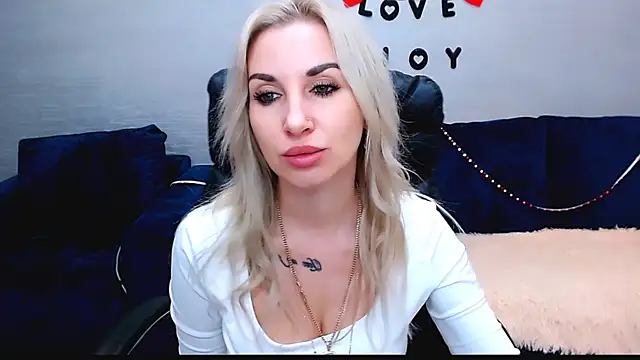 Hanna--Sweet online show from 12/17/25, 10:31