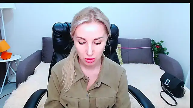 Hanna--Sweet online show from 02/15/26, 11:31