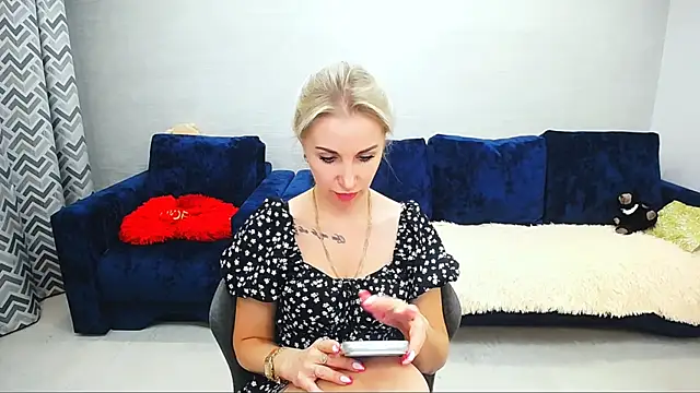 Snapshot of Hanna--Sweet chatting on 07/05/26, 04:14 Hanna--Sweet online show from 07/05/26, 04:14