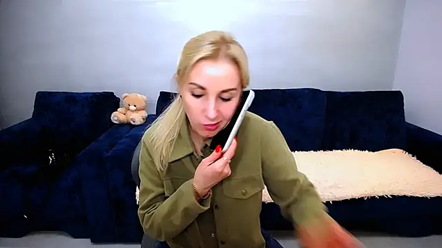 Hanna--Sweet online show from 05/17/26, 03:23