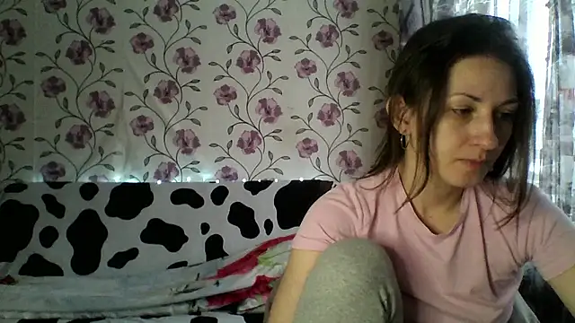 nika smily online show from 12/15/25, 05:13