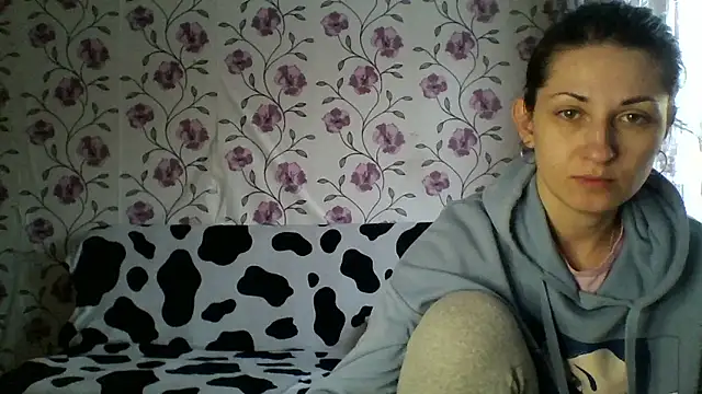 nika smily online show from 12/14/25, 08:20