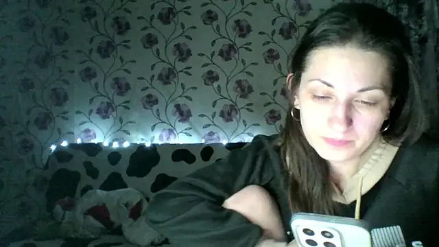 nika smily online show from 12/13/25, 08:04