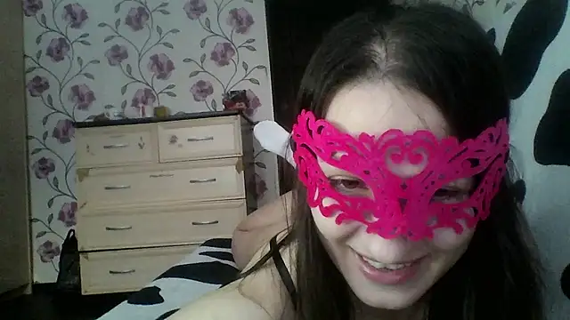 nika smily online show from 12/16/25, 05:33