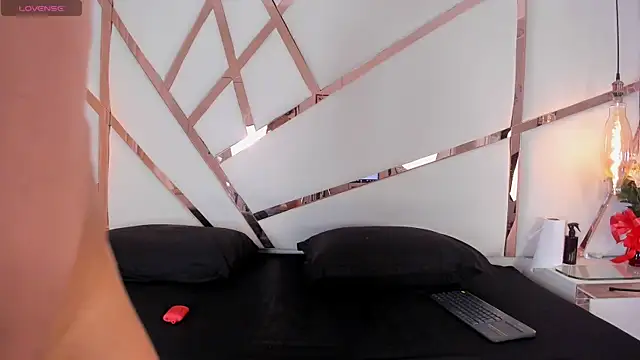 Avy rose online show from 04/07/26, 12:07