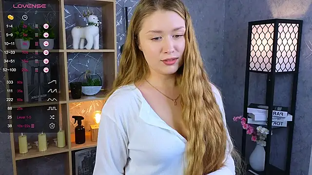 Snapshot of BreeDonelan chatting on 12/15/25, 02:50 BreeDonelan online show from 12/15/25, 02:50