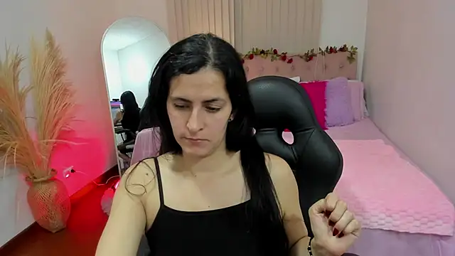 Snapshot of Isa_Emm chatting on 01/09/26, 07:32 Isa Emm online show from 01/09/26, 07:32