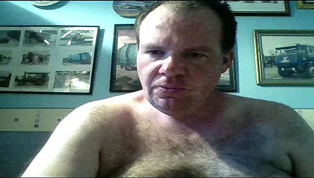 Snapshot of mrhardcock12 chatting on 04/25/26, 02:14 mrhardcock12 online show from 04/25/26, 02:14