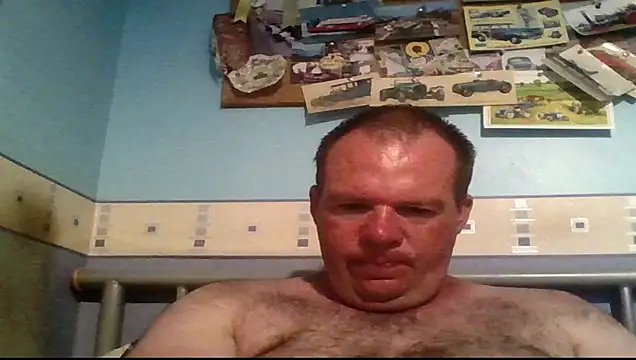 Snapshot of mrhardcock12 chatting on 07/06/26, 03:03 mrhardcock12 online show from 07/06/26, 03:03