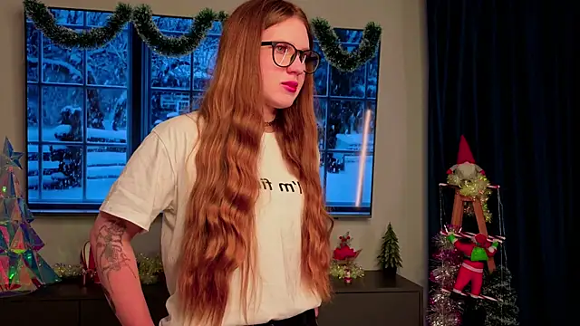 Snapshot of ArlineFarone chatting on 12/18/25, 06:18 ArlineFarone online show from 12/18/25, 06:18