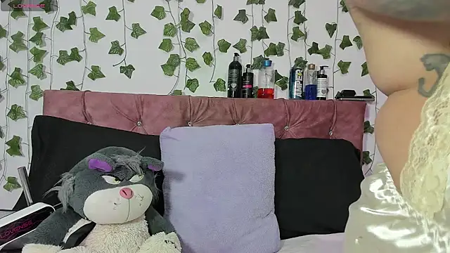 Ayla-marttinez online show from 07/15/26, 02:40