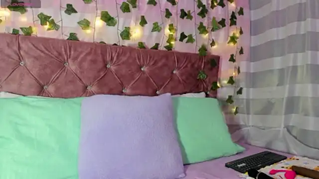 Ayla-marttinez online show from 06/23/26, 01:36