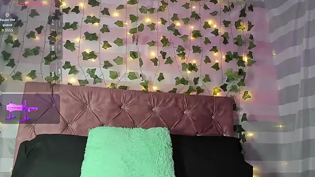 Ayla-marttinez online show from 05/22/26, 12:41
