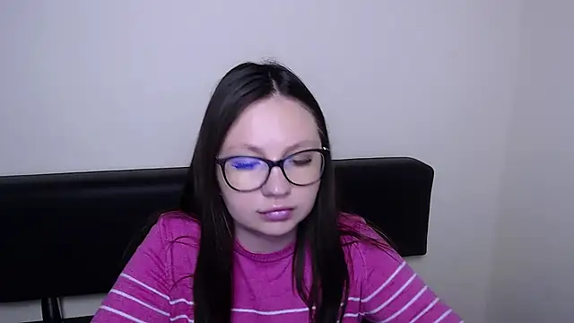 Snapshot of LiliaErmi chatting on 05/21/26, 06:44 LiliaErmi online show from 05/21/26, 06:44