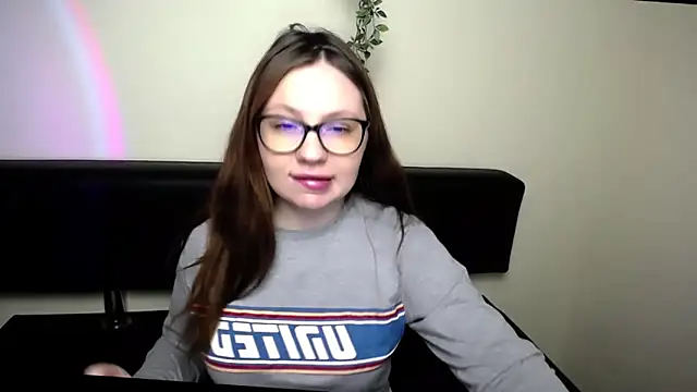 Snapshot of LiliaErmi chatting on 04/24/26, 06:26 LiliaErmi online show from 04/24/26, 06:26