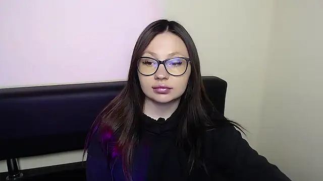 Snapshot of LiliaErmi chatting on 05/20/26, 06:10 LiliaErmi online show from 05/20/26, 06:10