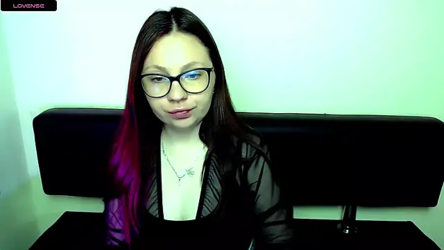 Snapshot of LiliaErmi chatting on 05/30/26, 06:09 LiliaErmi online show from 05/30/26, 06:09