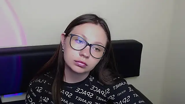 LiliaErmi online show from 06/10/26, 10:16