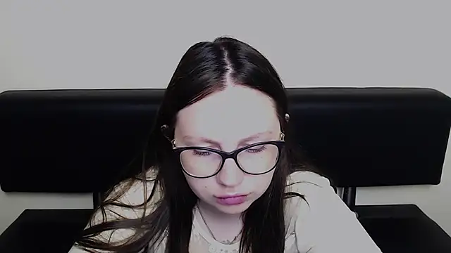 LiliaErmi online show from 06/04/26, 07:02
