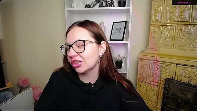 Snapshot of LiliaErmi chatting on 01/13/26, 10:52 LiliaErmi online show from 01/13/26, 10:52