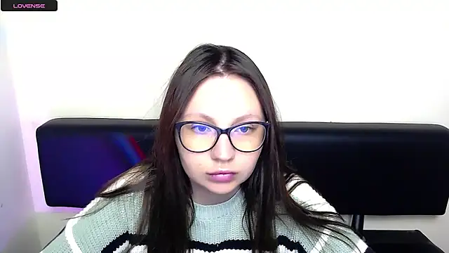 Snapshot of LiliaErmi chatting on 06/02/26, 06:57 LiliaErmi online show from 06/02/26, 06:57