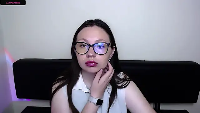 LiliaErmi online show from 06/09/26, 06:25