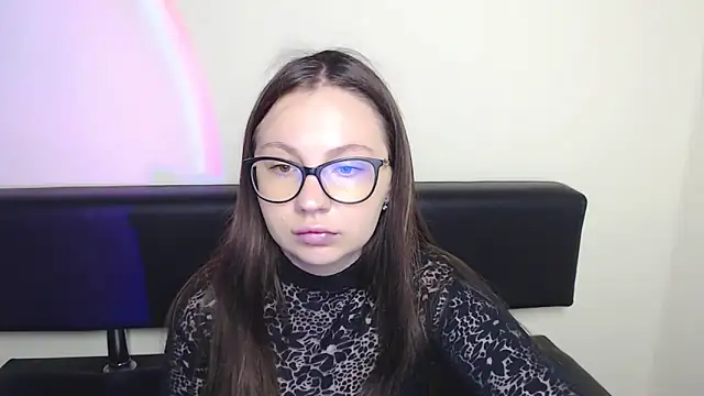 LiliaErmi online show from 06/18/26, 06:34