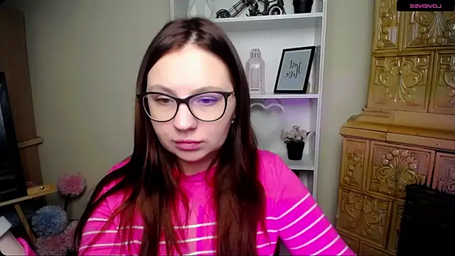 Snapshot of LiliaErmi chatting on 12/15/25, 06:08 LiliaErmi online show from 12/15/25, 06:08