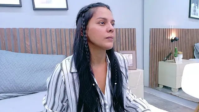 Mia Bellefort online show from 03/09/26, 08:23