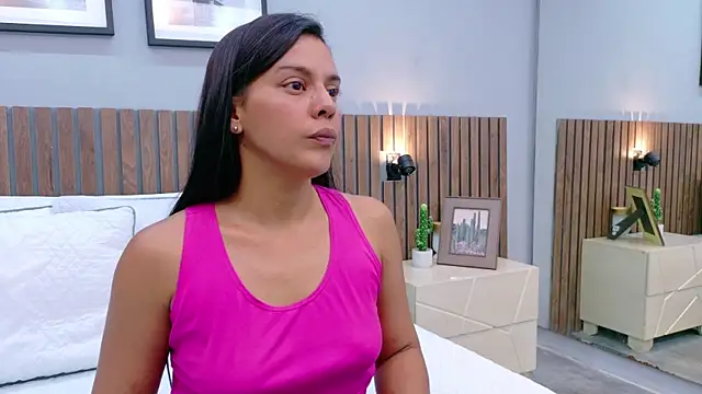 Mia Bellefort online show from 03/26/26, 07:56