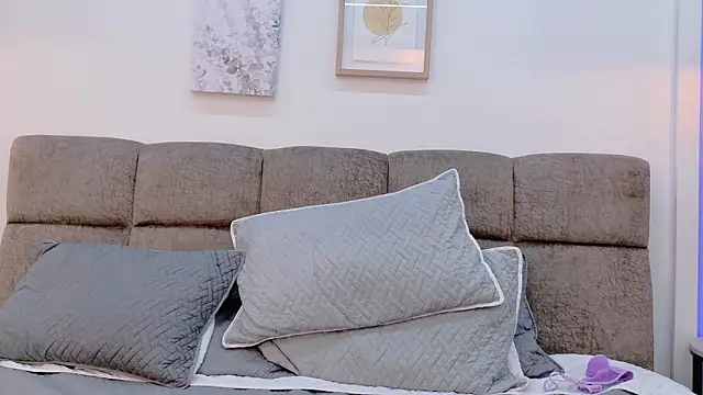 Mia Bellefort online show from 03/07/26, 08:32