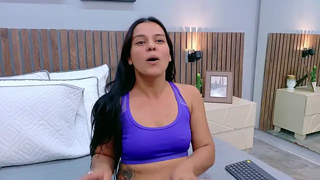 Mia Bellefort online show from 03/28/26, 07:59