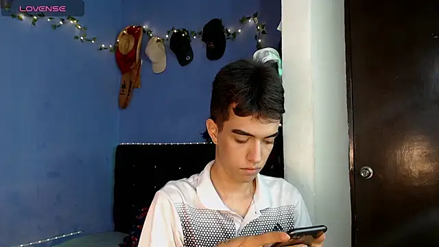 Snapshot of Juan_Gomezz26 chatting on 05/22/26, 11:03 Juan Gomezz26 online show from 05/22/26, 11:03