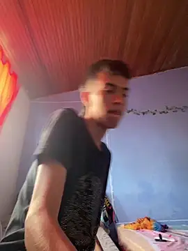 Juan Gomezz26 online show from 04/08/26, 09:16