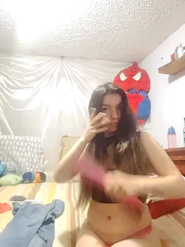 Snapshot of Afrodita2035 chatting on 12/15/25, 04:35 Afrodita2035 online show from 12/15/25, 04:35