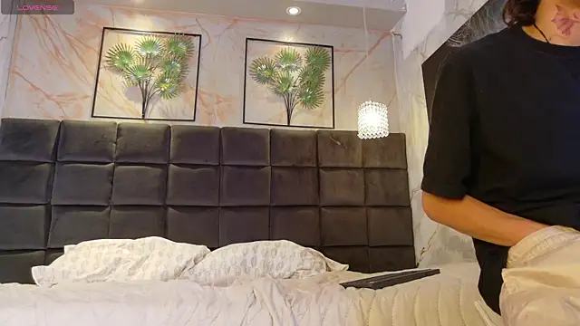 littlebabyhots online show from 12/17/25, 11:26