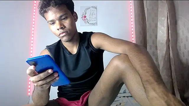 Snapshot of black_men9 chatting on 12/16/25, 04:17 black men9 online show from 12/16/25, 04:17