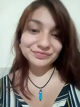 Snapshot of evelin__C chatting on 12/14/25, 01:45 evelin C online show from 12/14/25, 01:45