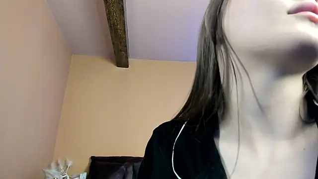 Amber-Tender online show from 04/21/26, 05:08