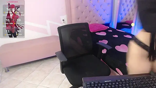 Snapshot of britany_teen18 chatting on 12/19/25, 09:17 britany teen18 online show from 12/19/25, 09:17