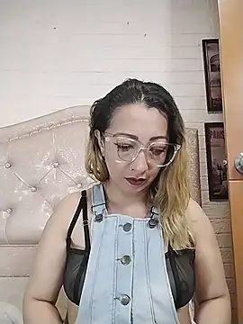 Snapshot of DanaMontana chatting on 07/15/26, 02:46 DanaMontana online show from 07/15/26, 02:46