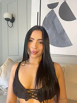 Snapshot of ValeriaTorress_ chatting on 02/21/26, 06:32 ValeriaTorress online show from 02/21/26, 06:32