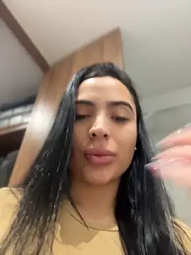 ValeriaTorress  online show from 04/15/26, 01:15