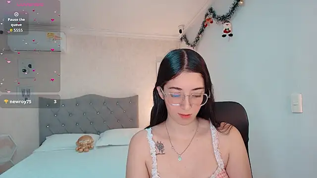 emmalove doll online show from 02/10/26, 11:20