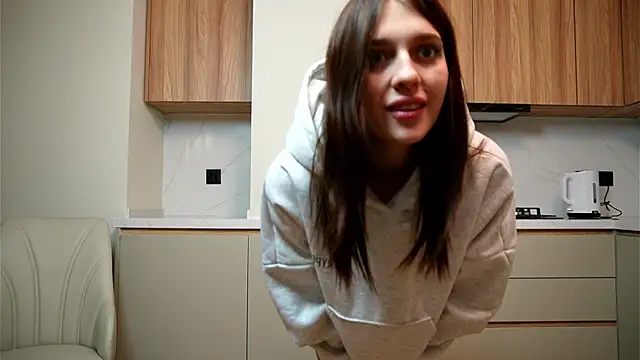 Snapshot of staceyblaine_ chatting on 12/14/25, 08:47 staceyblaine online show from 12/14/25, 08:47