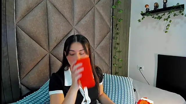 Miia Anderson online show from 02/23/26, 12:06