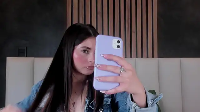 Miia Anderson online show from 04/07/26, 12:18