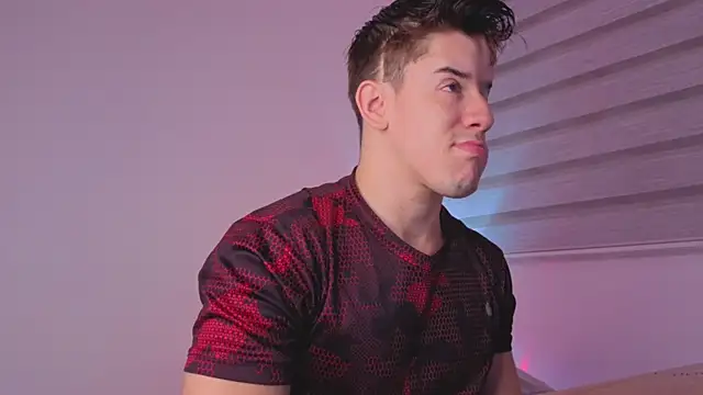 maxxcooper1 online show from 12/17/25, 03:33